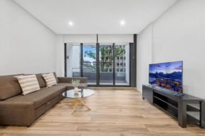 Chic Rosebery 2BR with Easy City Access, Sydney